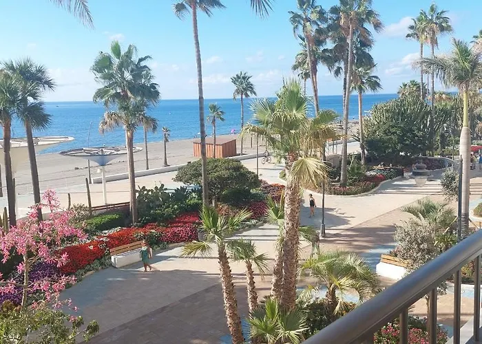 Apartamento Frente A La Playa Piso 3 *