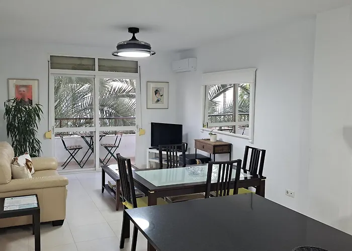 Apartamento Frente A La Playa Piso 3 *